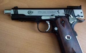 Пневматический пистолет Umarex Colt Special Combat 