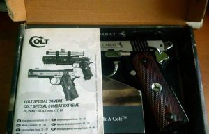 пистолет Umarex Colt Special Combat 